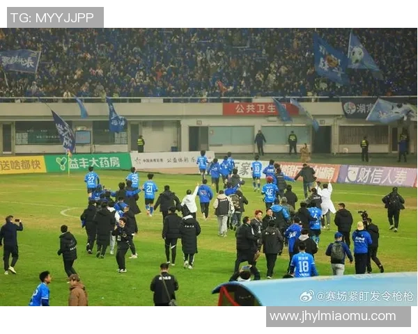 湘超对决，友情升温！娄底硬核福利暖透张家界球迷心